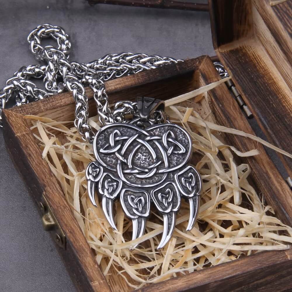 Viking Bear Claw Necklace - Image 2