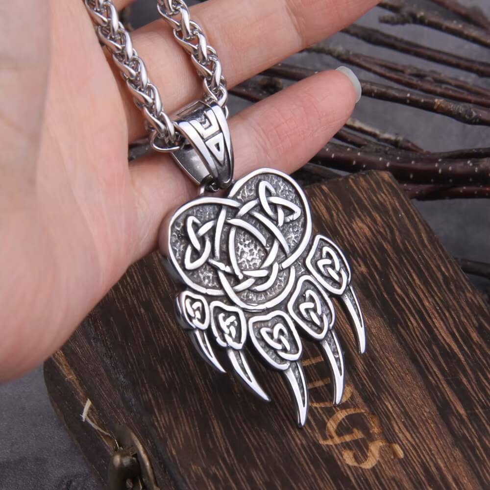 Viking Bear Claw Necklace - Image 4