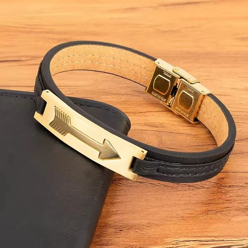Black Leather Nordic Tyr Bracelet | Engraved Arrow Plate - Image 3