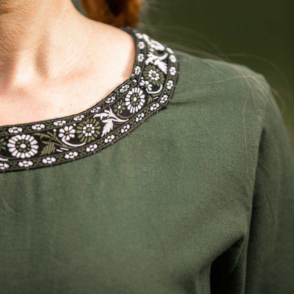 Green Short Sleeve Viking Dress | Embroidered Viking Woman’s Gown - Image 3