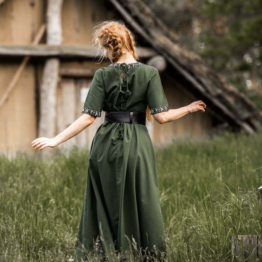 Green Short Sleeve Viking Dress | Embroidered Viking Woman’s Gown - Image 6