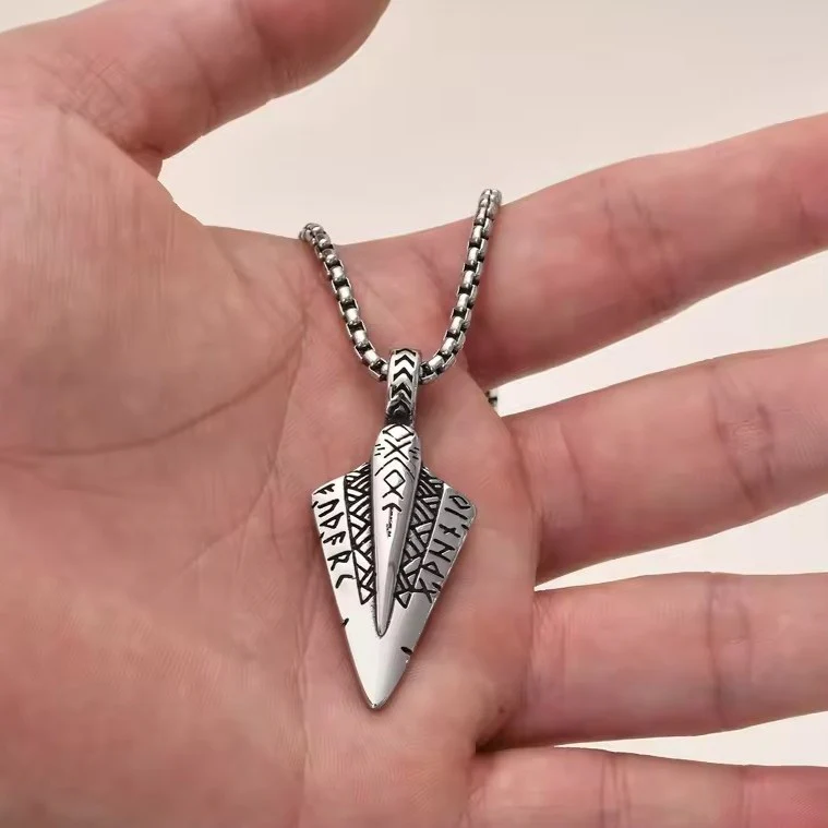 Nordic Tyr Spearhead Pendant Necklace | Rune-Engraved Design - Image 3