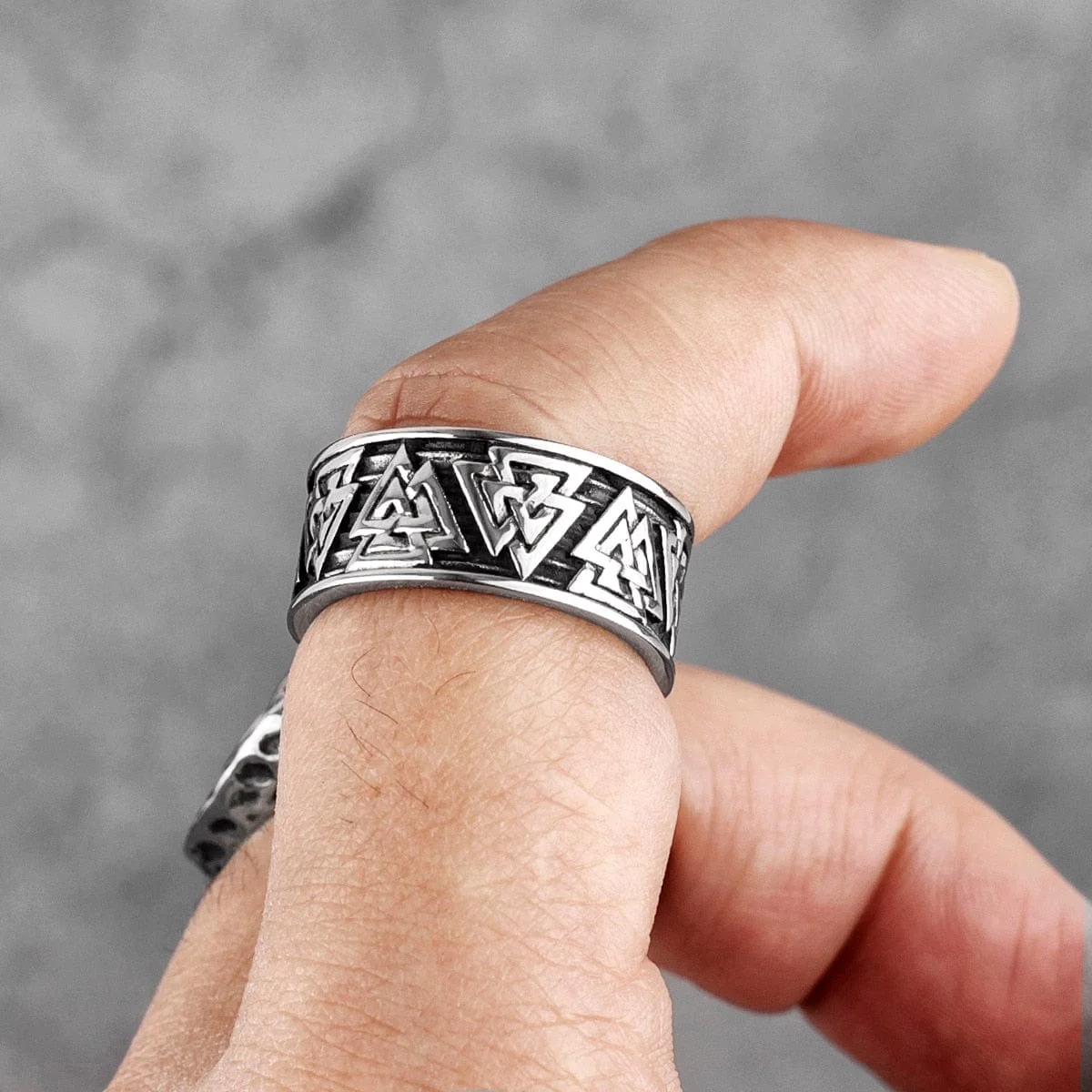 Odin's Valknut Steel Men's Viking Ring - Image 3