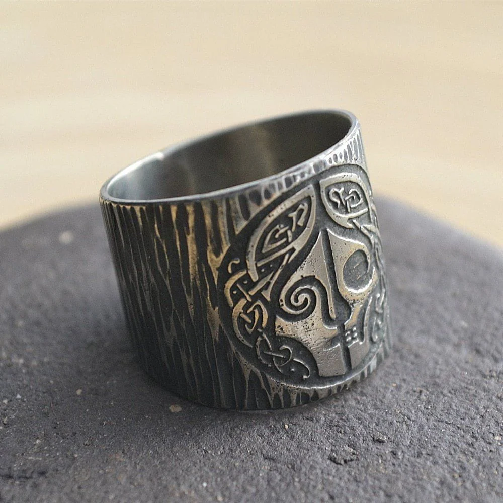 Round Stainless Steel Skull Face Amulet Ring - Image 3