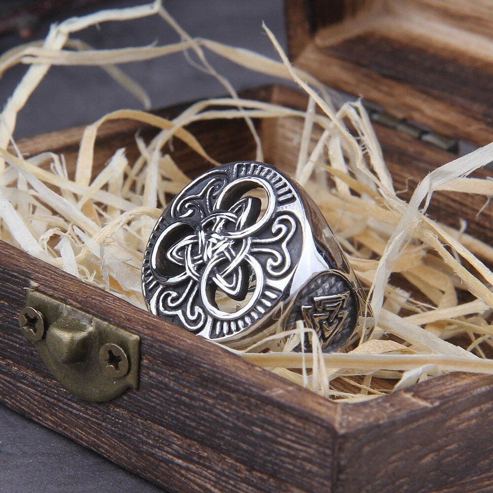 Steel Viking Knotwork Triskelion Ring - Image 3