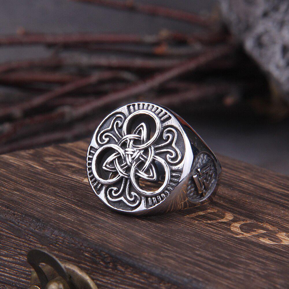 Steel Viking Knotwork Triskelion Ring - Image 4