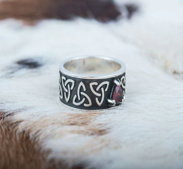 Triquetra Symbol Ring with Red Cubic Zirconia Sterling Silver Celtic Ring - Image 2