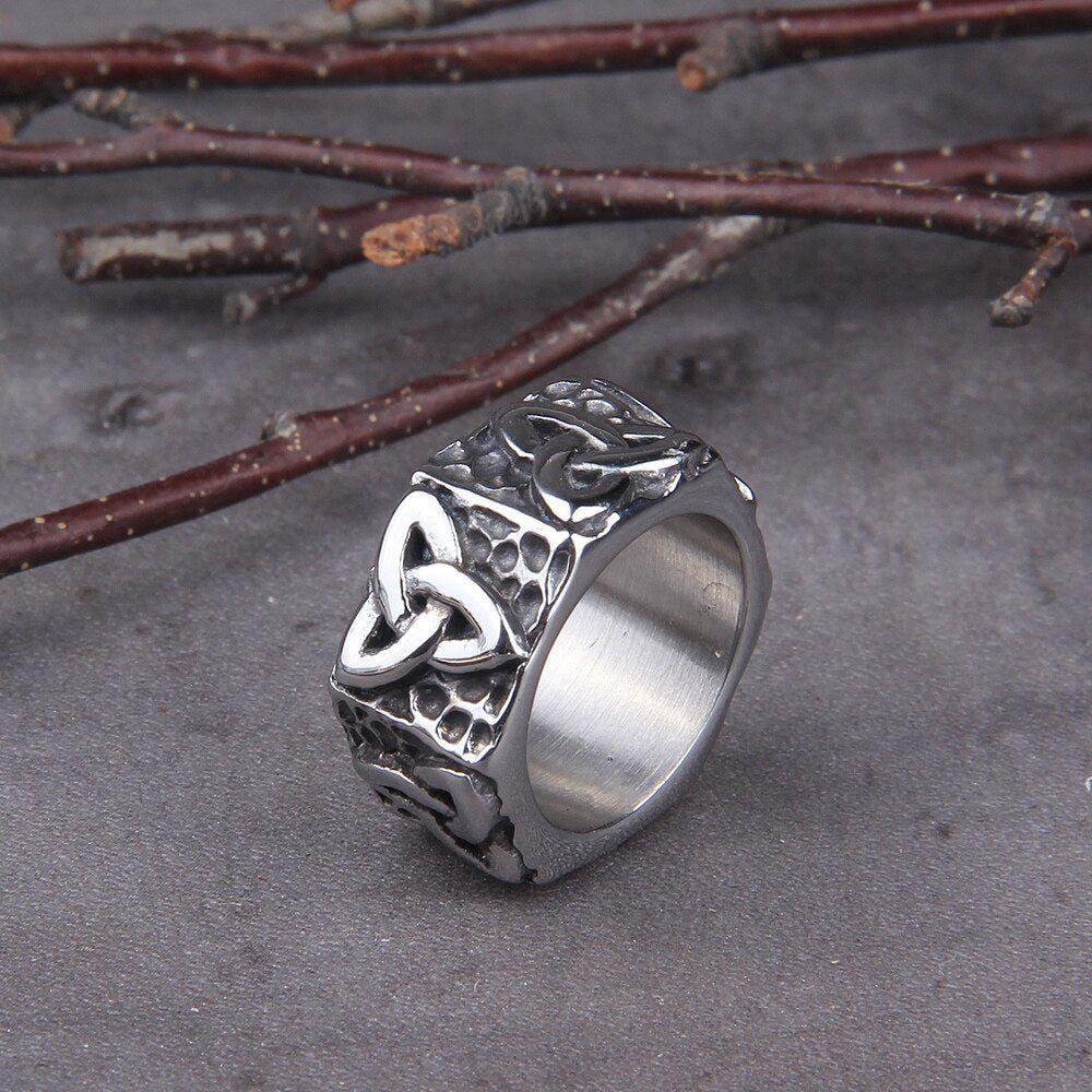 Bold Geometric Triquetra Viking Ring - Image 2