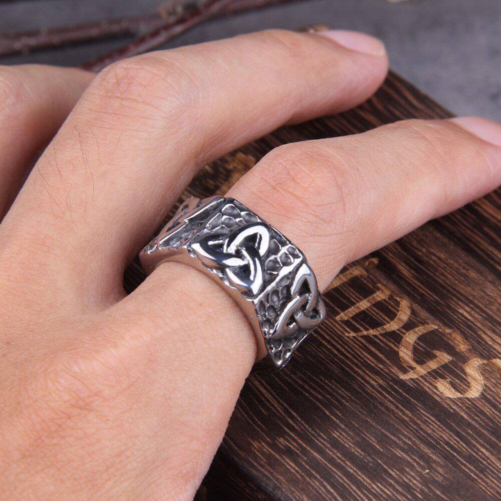 Bold Geometric Triquetra Viking Ring - Image 7