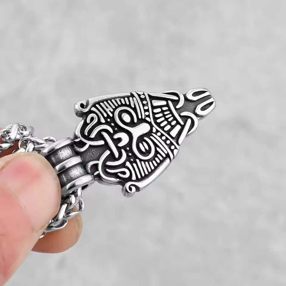Viking Odin Mask Arrowhead Necklace - Image 3