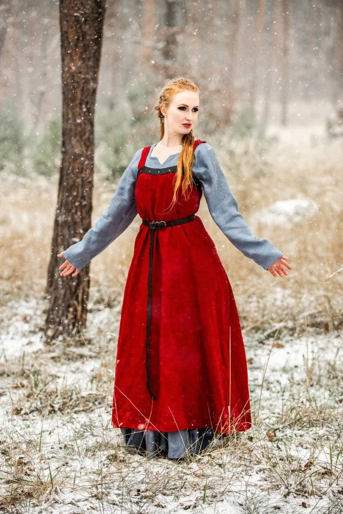 Viking Over Dress in Linen - Red - Image 5