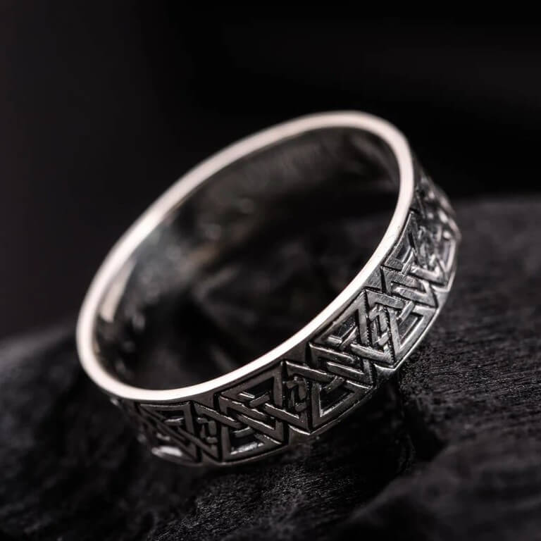 Viking Valknut Pattern Silver Band Ring - Image 2