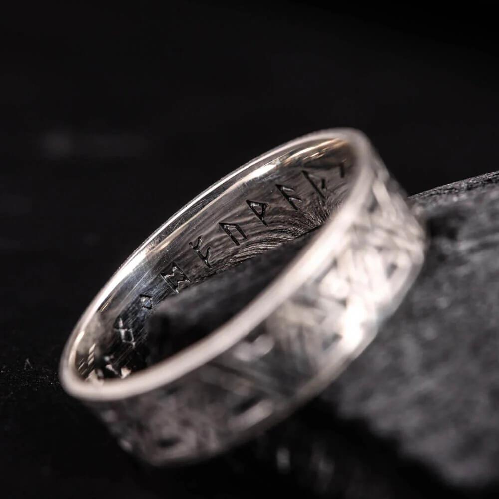 Viking Valknut Pattern Silver Band Ring - Image 3