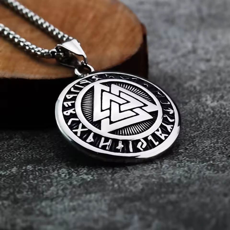 Viking Valknut Rune Circle Necklace - Image 2