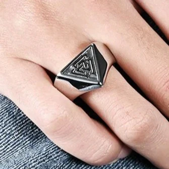 Viking Valknut Stainless Steel Signet Ring - Image 3